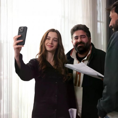 Mercan-Atesi-calan-adamla-Arafta-Mertes-TurkishDrama-Series-Trendingis-arafta-worth-w-1.jpg