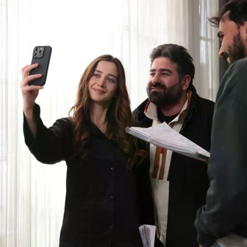 Mercan-Atesi-calan-adamla-Arafta-Mertes-TurkishDrama-Series-Trendingis-arafta-worth-w.jpg