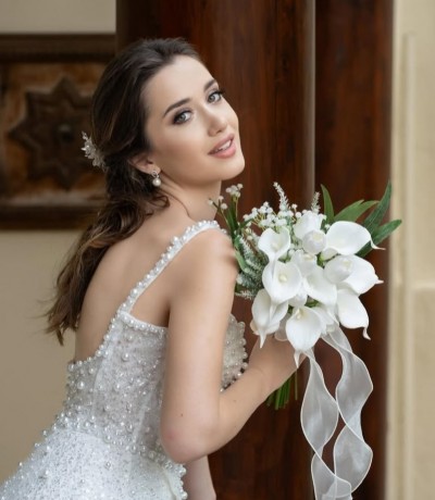 Which-weeding-dress-looks-good-on-ilsu-2.jpg