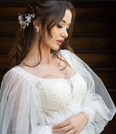 Which-weeding-dress-looks-good-on-ilsu.jpg