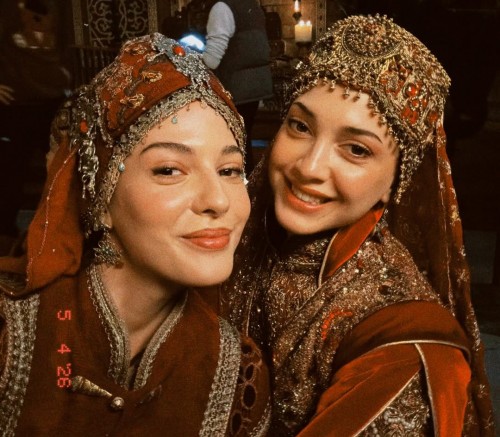 Bir-sezon-sayisiz-aniBir-sezon-boyunca-Nilufer-Hatuna-hayat-vermek-benim-icin-buyuk-bir-g-3.jpg