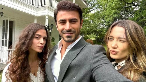 Arafta-Season-2-Ates-Karahan-emingunenc-Mercan-Karahan-ilsudemirciiaraftadizi_EminGunenc-_Il.jpg